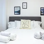 公寓 Spacious 4-bed 2-bath, 3 Min Walk To M1 Bande Nere 米兰