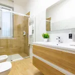 公寓 Spacious 4-bed 2-bath, 3 Min Walk To M1 Bande Nere