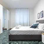 Spacious 4-bed 2-bath, 3 Min Walk To M1 Bande Nere 公寓 米兰