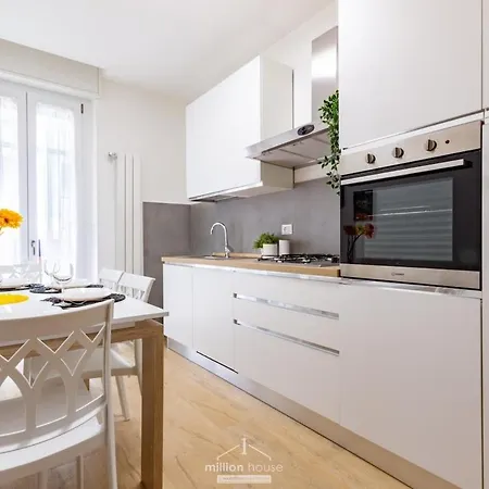 Apartment New 4-bed 2-bath Near Duomo And San Siro Milan