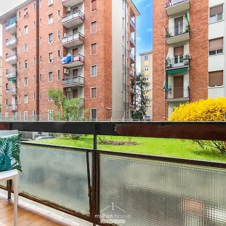 New 4-bed 2-bath Near Duomo And San Siro Apartment
