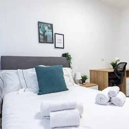 公寓 Spacious 4-bed 2-bath, 3 Min Walk To M1 Bande Nere *