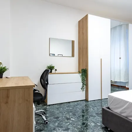 아파트 Spacious 4-bed 2-bath, 3 Min Walk To M1 Bande Nere 밀라노